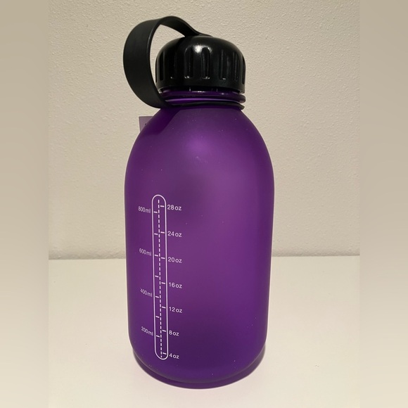 New w/ tags - O2COOL water bottle in purple - 1 liter - Picture 3 of 7